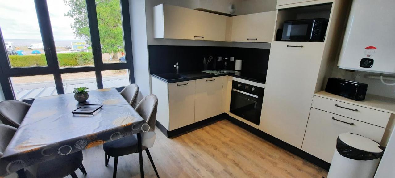 Les Appartements De La B Saint-Benoît-des-Ondes Eksteriør billede