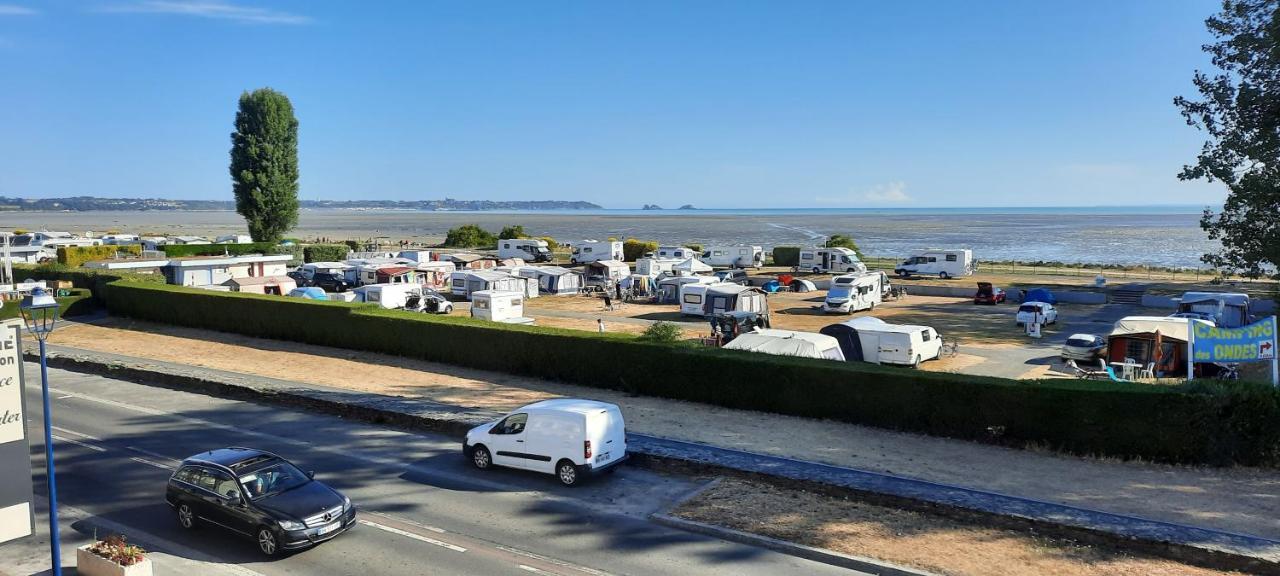 Les Appartements De La B Saint-Benoît-des-Ondes Eksteriør billede