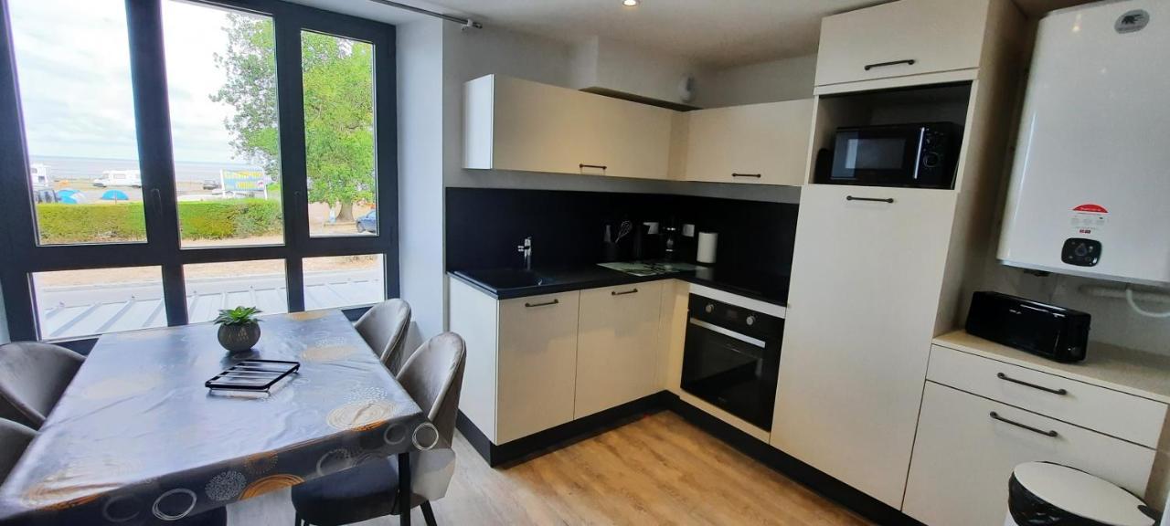 Les Appartements De La B Saint-Benoît-des-Ondes Eksteriør billede