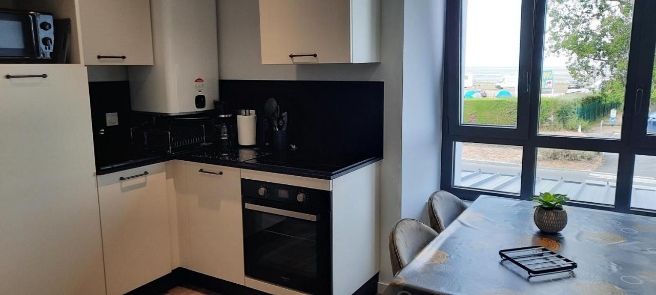 Les Appartements De La B Saint-Benoît-des-Ondes Eksteriør billede
